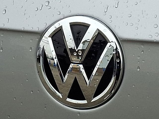 Used 2021 Volkswagen Tiguan SE image 35