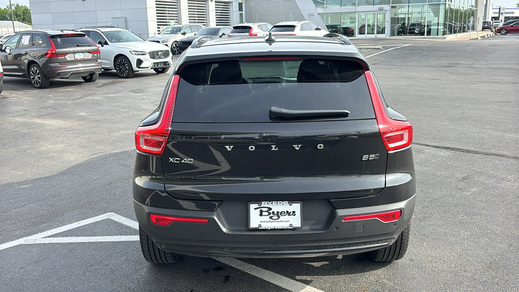 New 2026 Volvo XC40 B5 Core w/ Climate Package AWD/4WD image 30