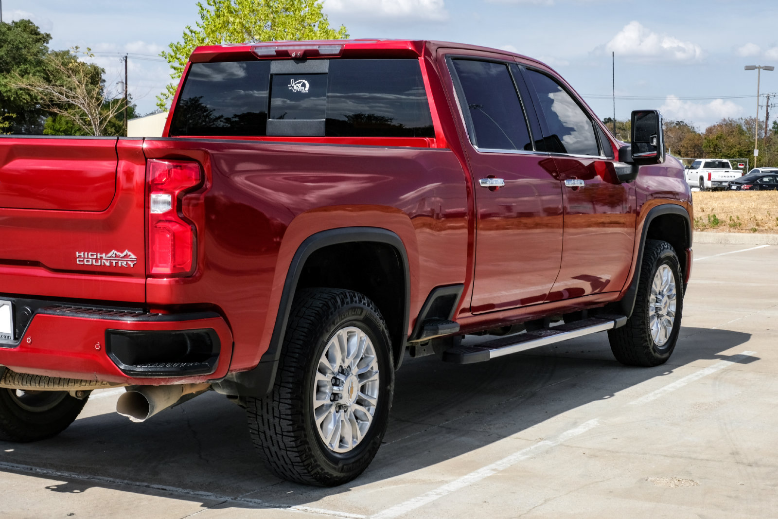 Used 2023 Chevrolet Silverado 2500 High Country w/ Technology Package AWD/4WD image 11