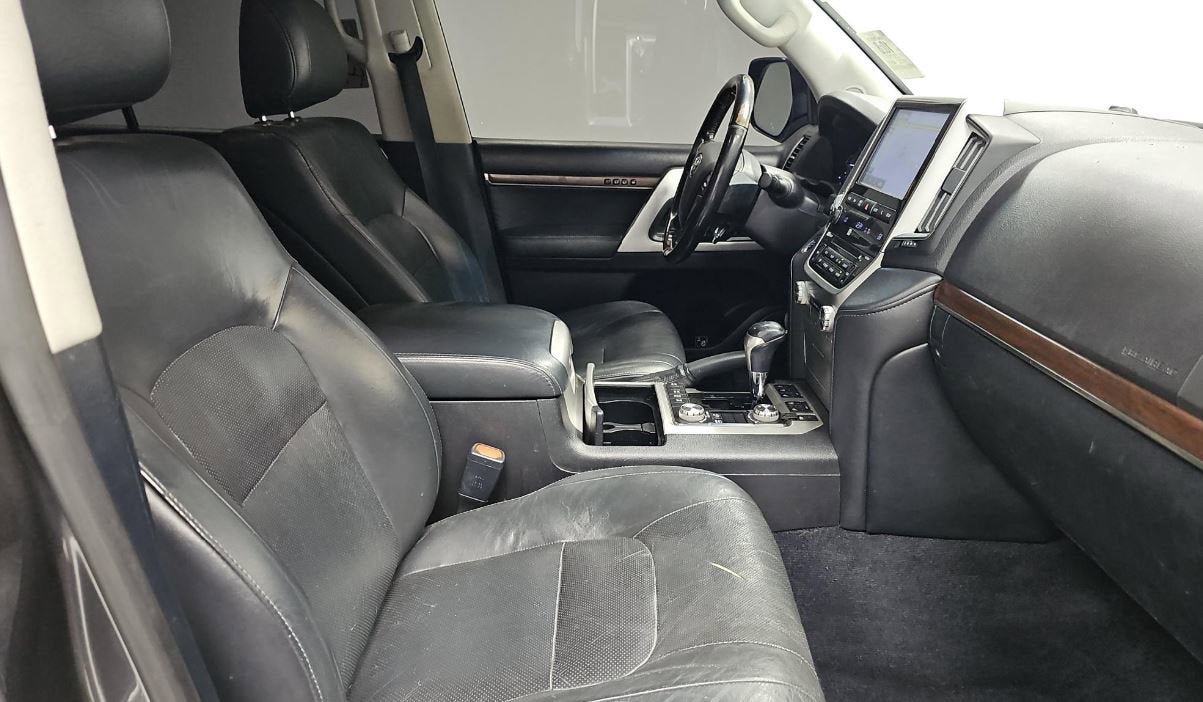 Used 2018 Toyota Land Cruiser w/ Carpet Mat Package AWD/4WD image 6
