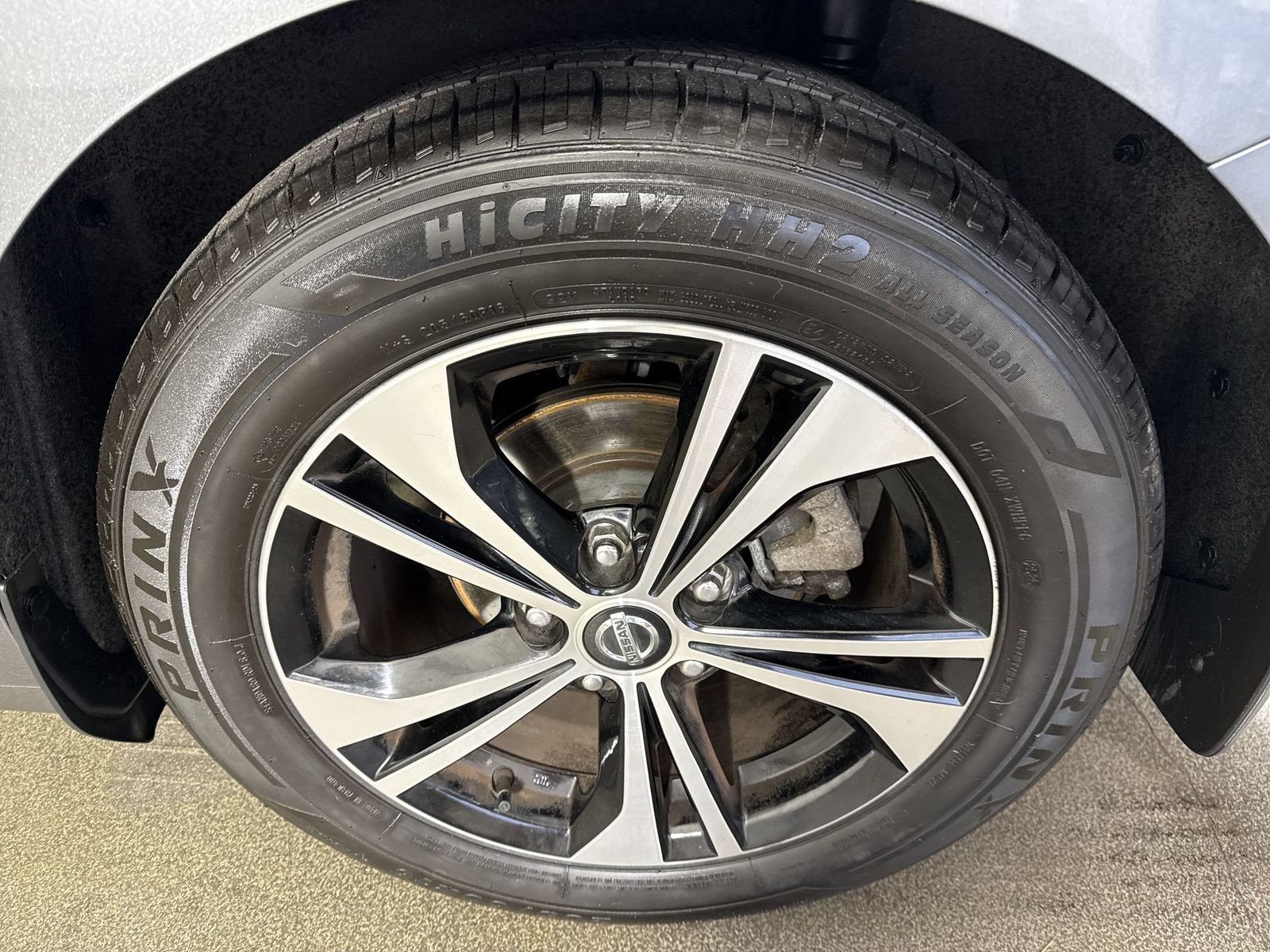 Used 2023 Nissan Sentra SV w/ All-Weather Package FWD image 6