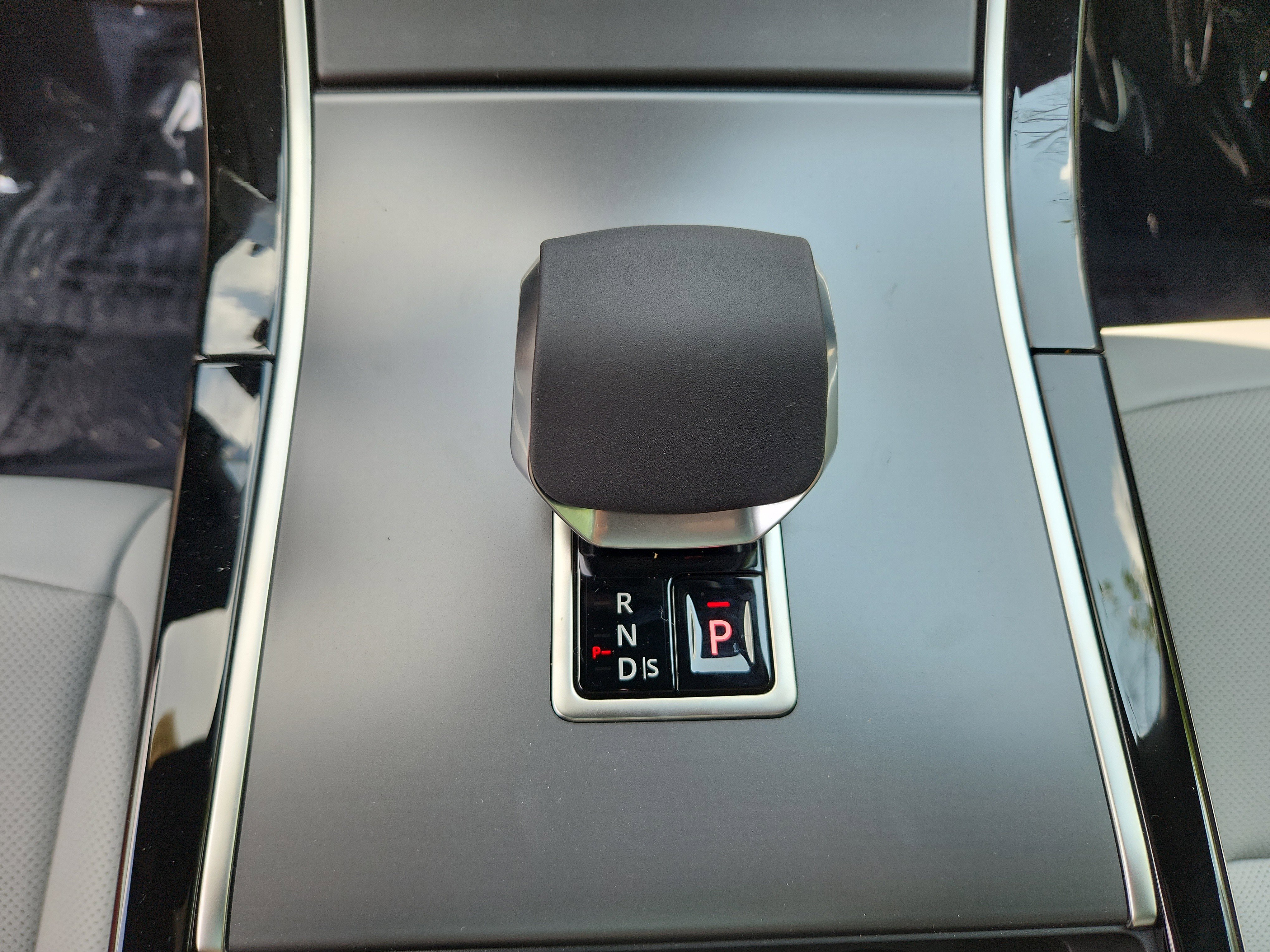 New 2026 Land Rover Range Rover Evoque S image 16