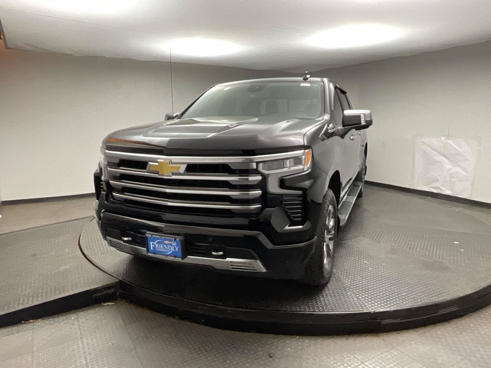 Certified 2025 Chevrolet Silverado 1500 High Country AWD/4WD image 3