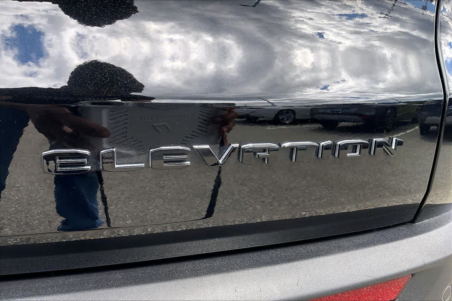 Used 2025 GMC Acadia Elevation AWD/4WD image 9