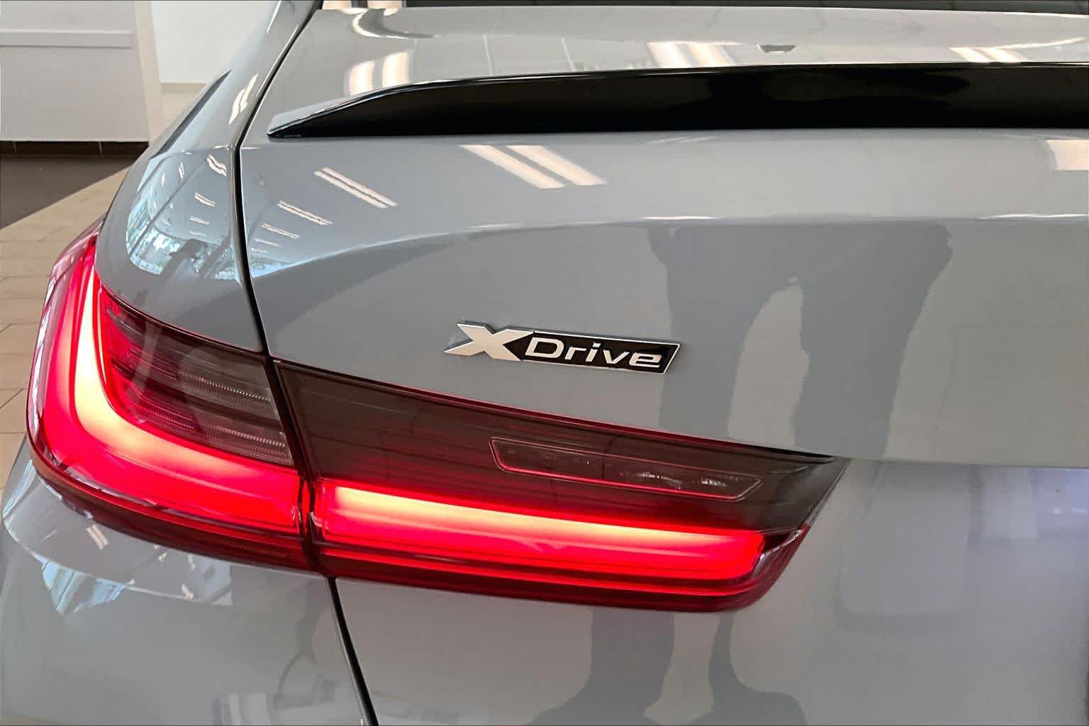 Used 2026 BMW M3 Competition AWD/4WD image 9