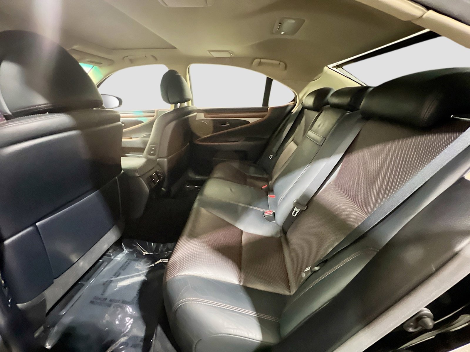 Used 2016 Lexus LS 460 w/ Comfort Package image 18