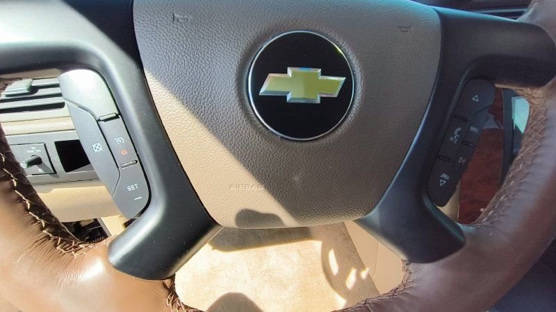 Used 2014 Chevrolet Tahoe LT w/ Luxury Package RWD image 15