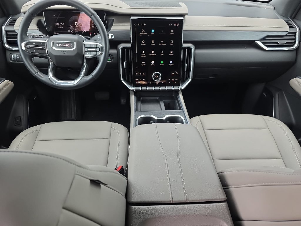 Used 2024 GMC Acadia Elevation w/ Luxury Package FWD image 11