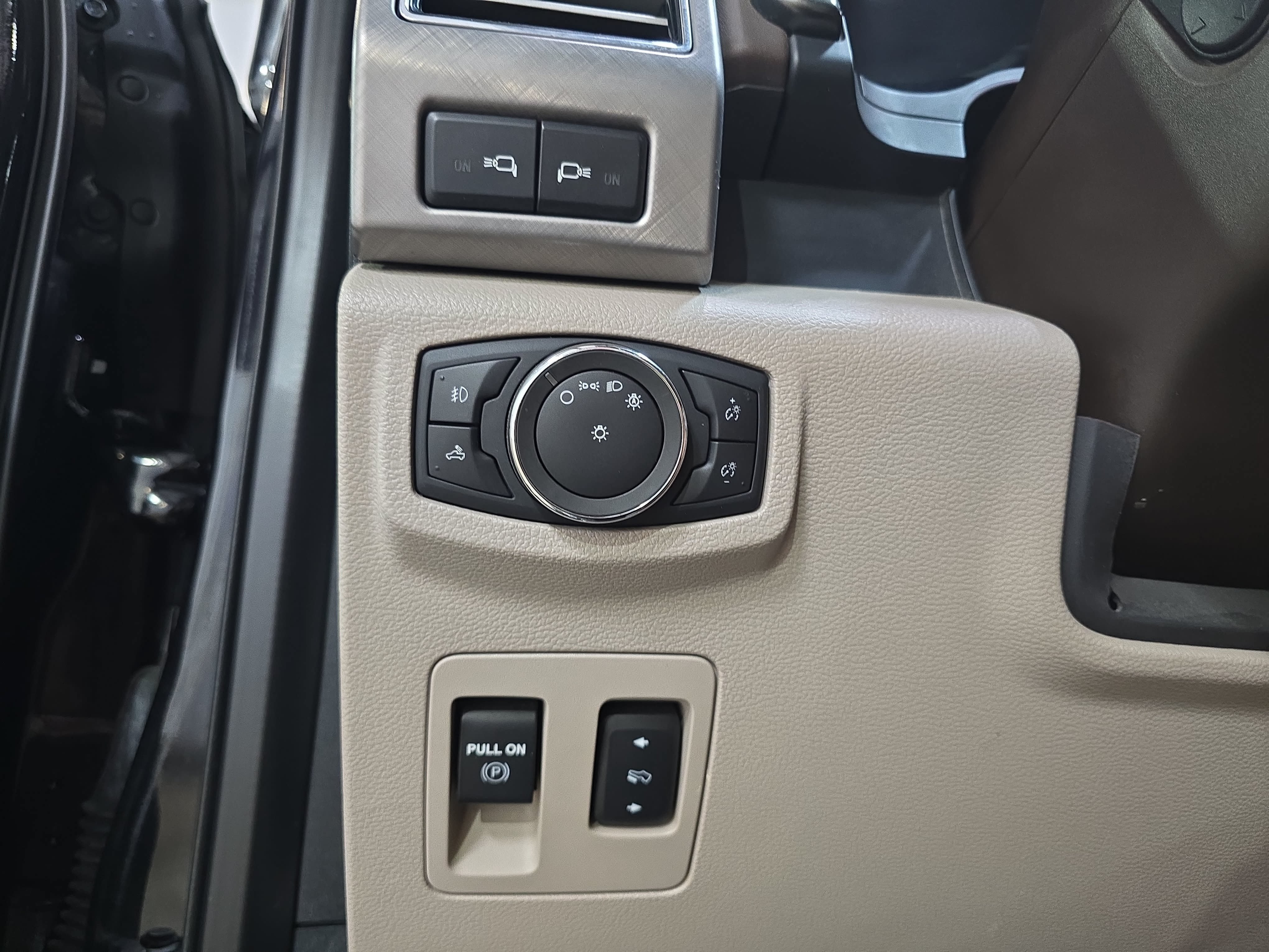 Used 2020 Ford F150 Limited AWD/4WD image 23