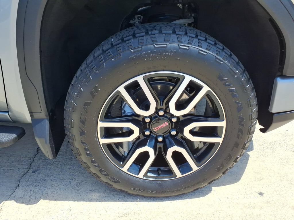 Used 2023 GMC Sierra 1500 AT4 AWD/4WD image 9