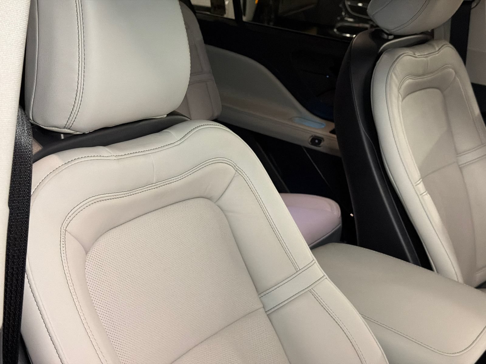 New 2026 Lincoln Aviator Reserve AWD/4WD image 11