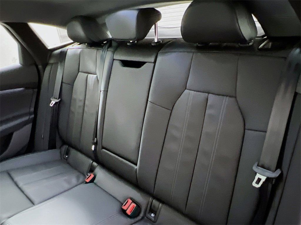 New 2025 Audi A6 e-tron Premium image 17