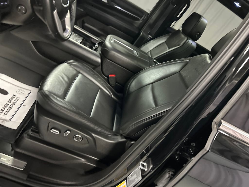 Used 2024 GMC Yukon XL Denali AWD/4WD image 12