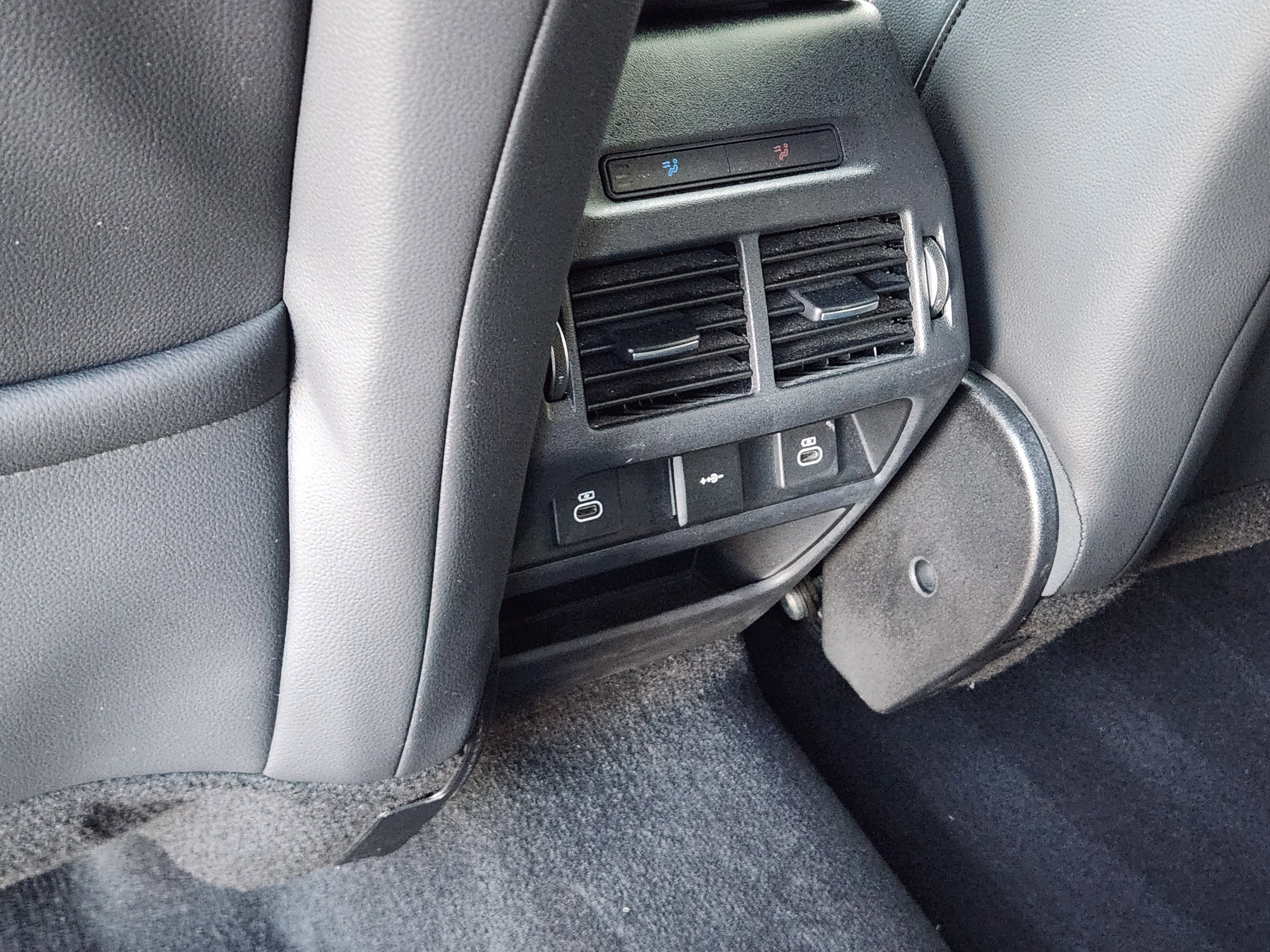 Used 2023 Land Rover Discovery Sport S R-Dynamic image 30