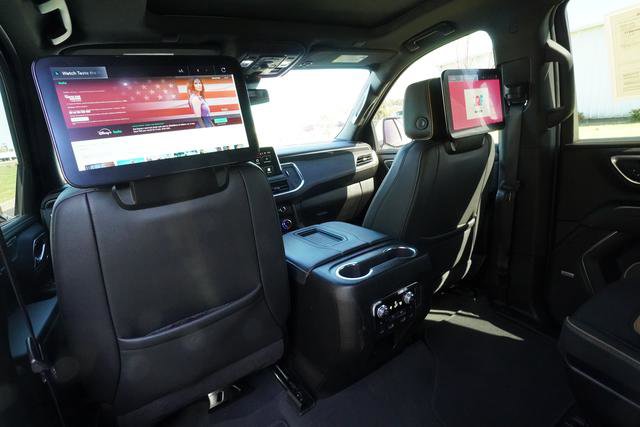 Used 2024 GMC Yukon AT4 w/ Technology Package image 27