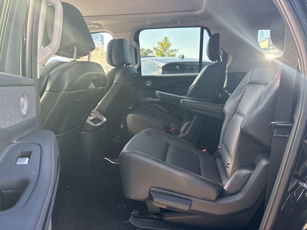 New 2025 Lincoln Navigator L Reserve image 6