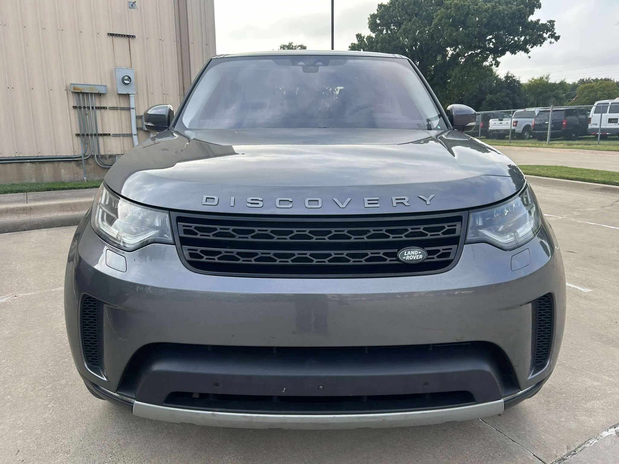 Used 2017 Land Rover Discovery HSE image 6