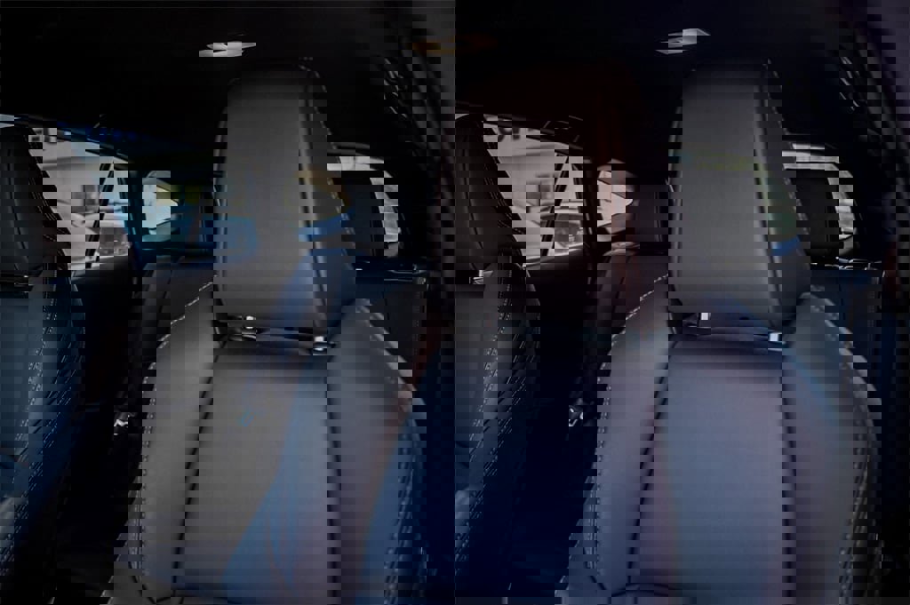 Used 2024 Toyota Venza LE image 10