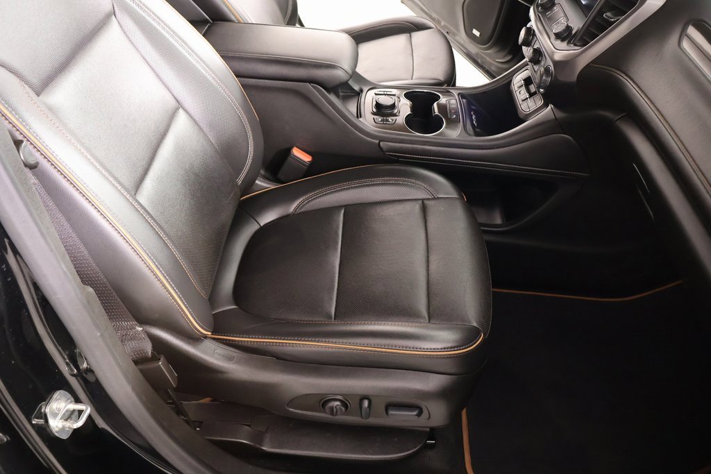 Used 2022 GMC Acadia AT4 w/ Technology Package image 13