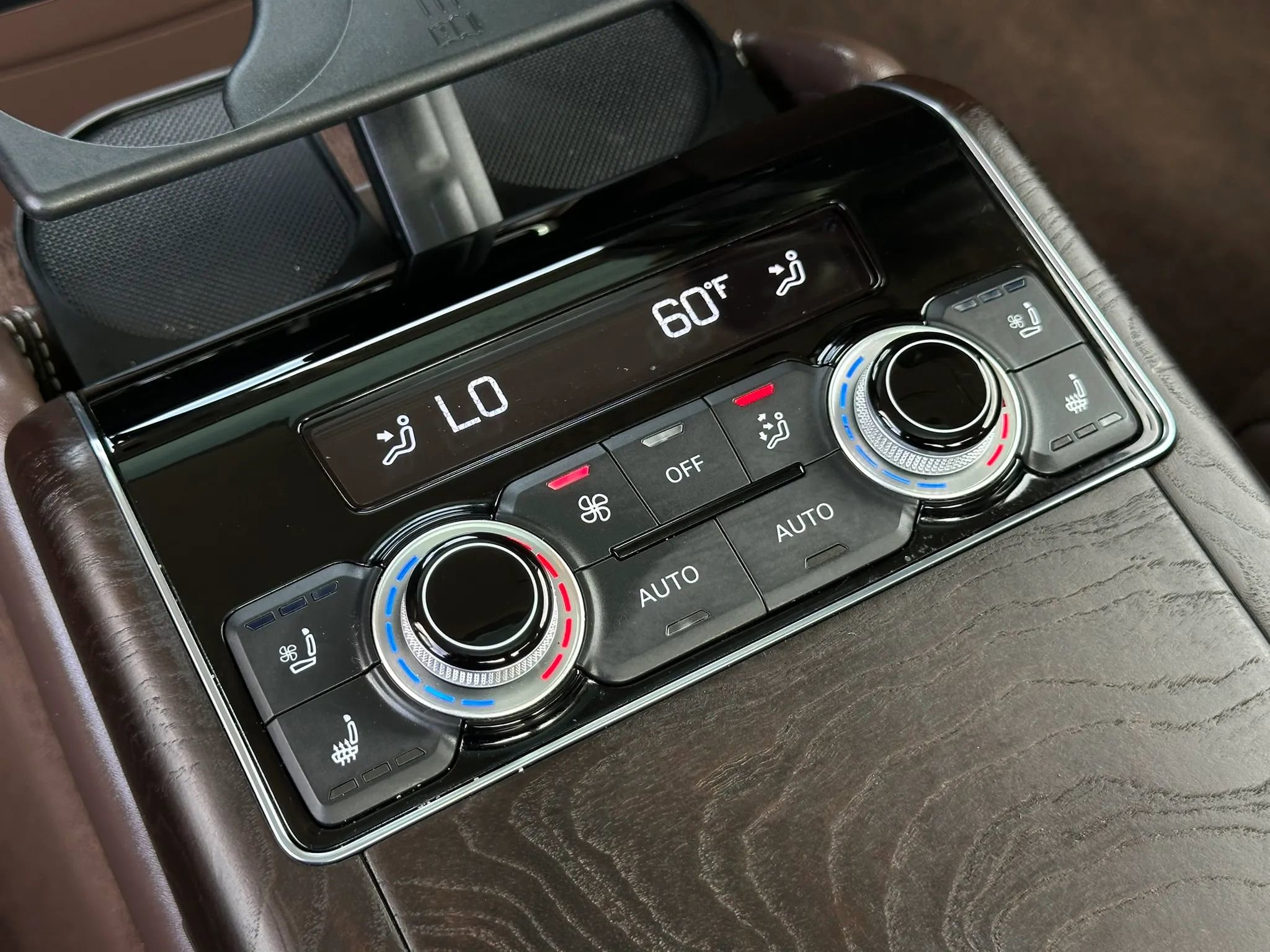 Used 2016 Audi A8 L 4.0T image 32