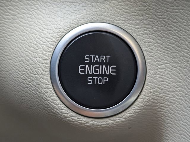 New 2025 Volvo XC40 B5 Plus w/ Protection Package Premier image 36