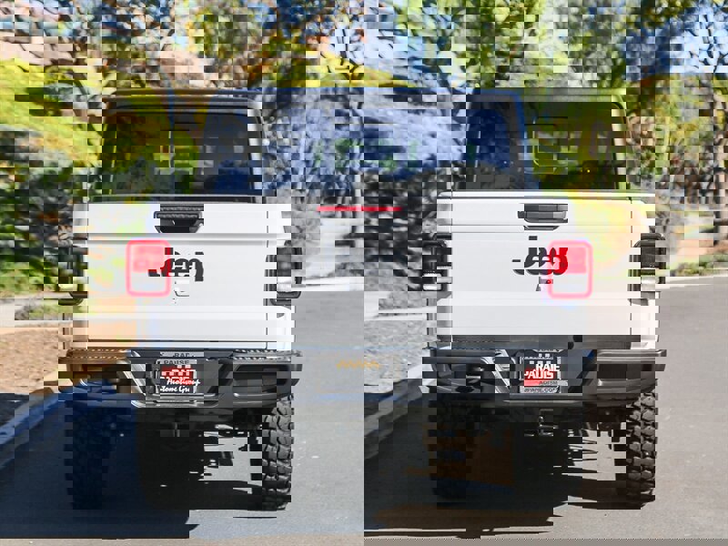 Used 2023 Jeep Gladiator Willys image 5