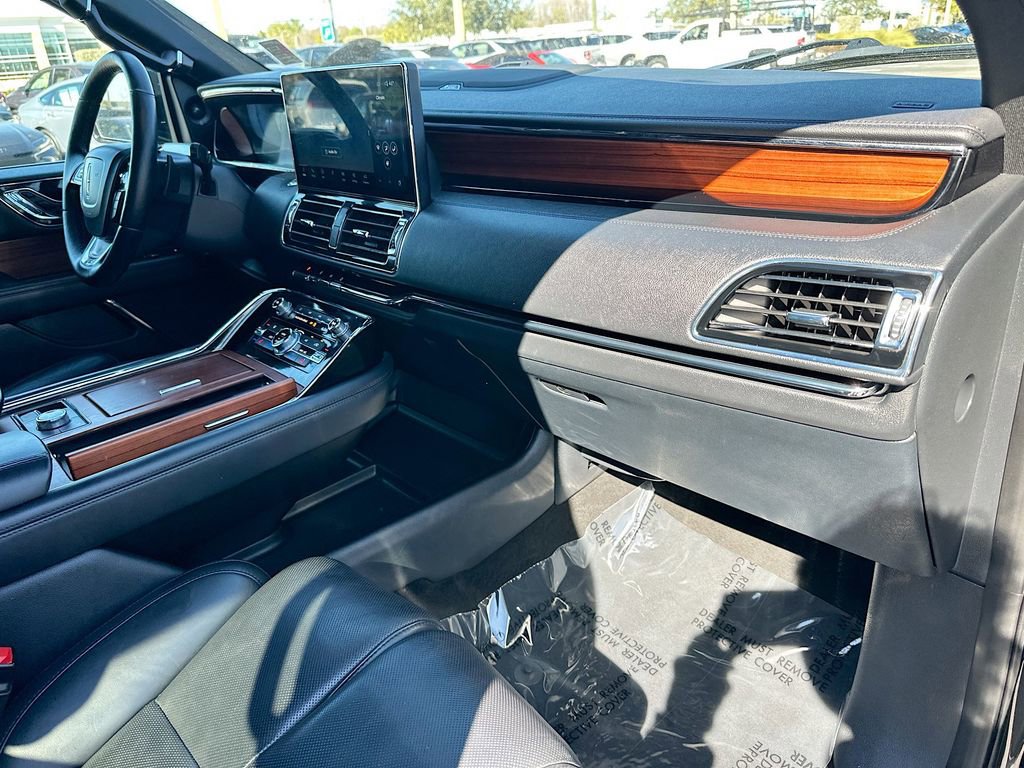 Used 2023 Lincoln Navigator Reserve image 30