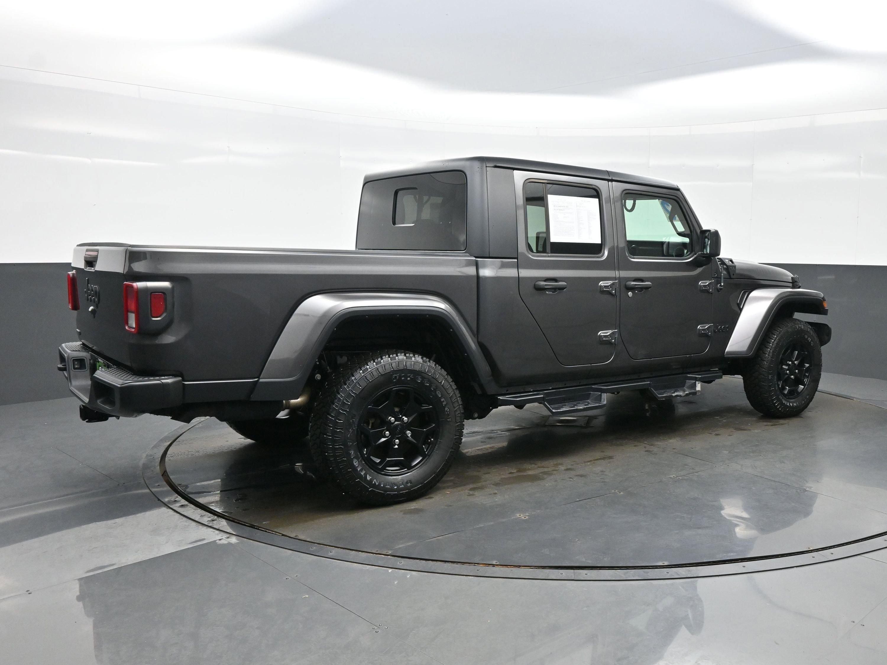 Used 2022 Jeep Gladiator Willys image 6