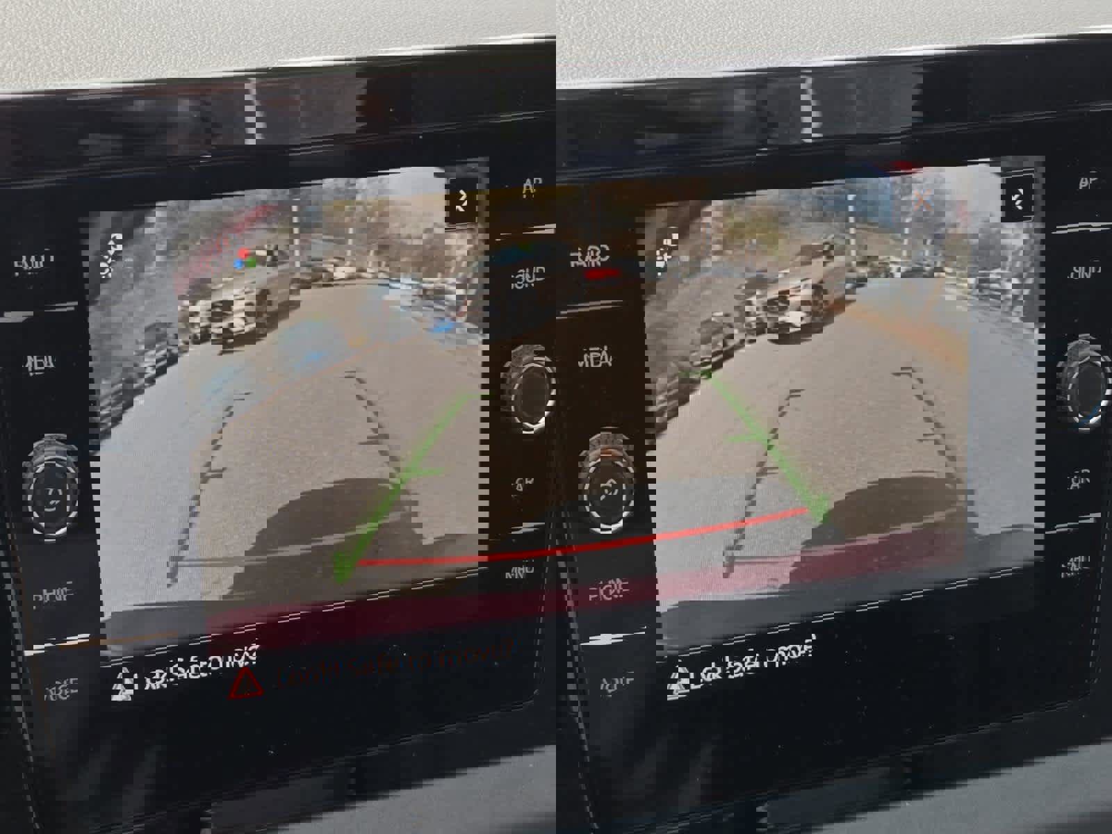 Certified 2025 Volkswagen Jetta SE w/ Sunroof Package image 28