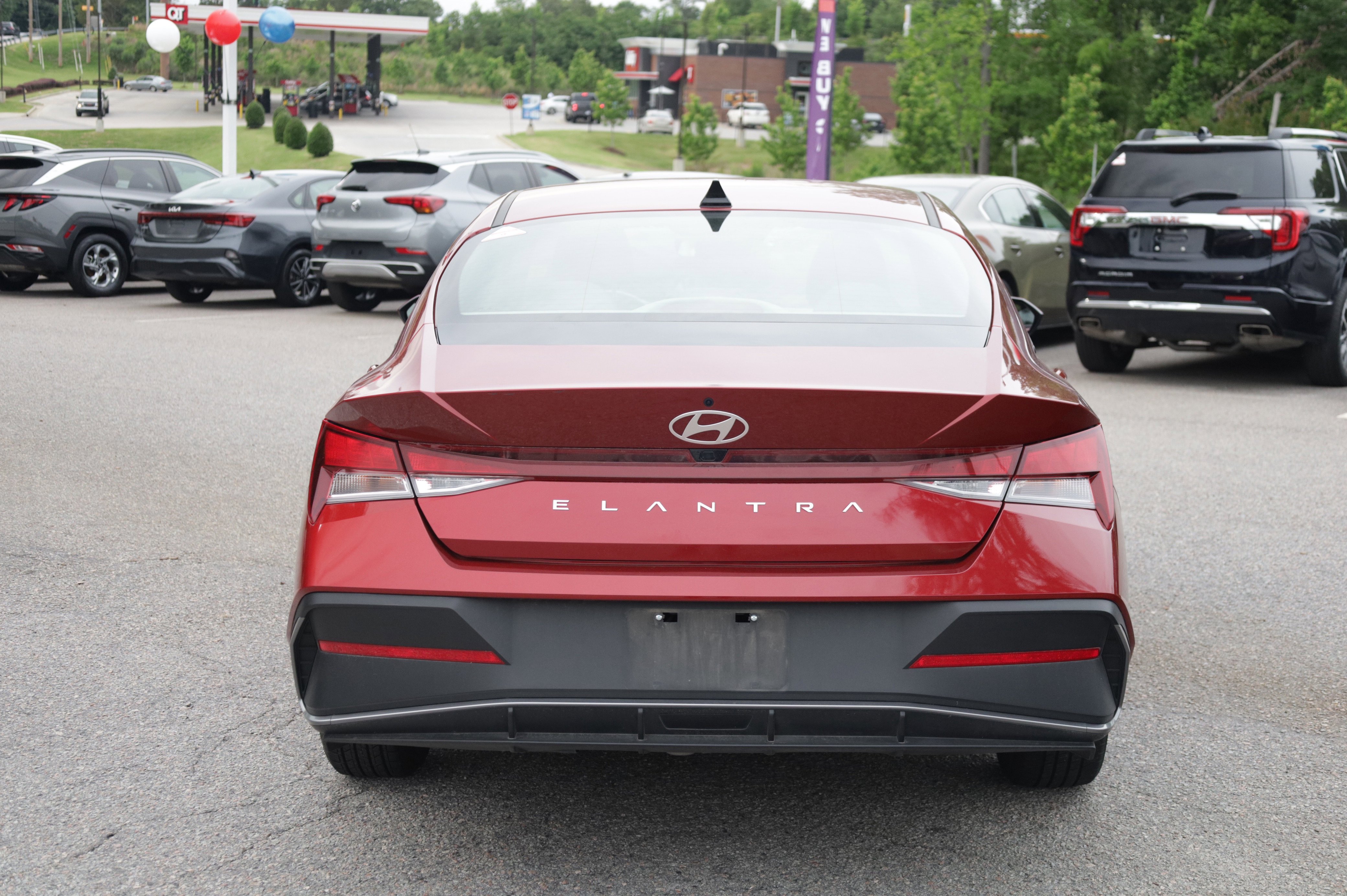 Used 2024 Hyundai Elantra SEL FWD image 4