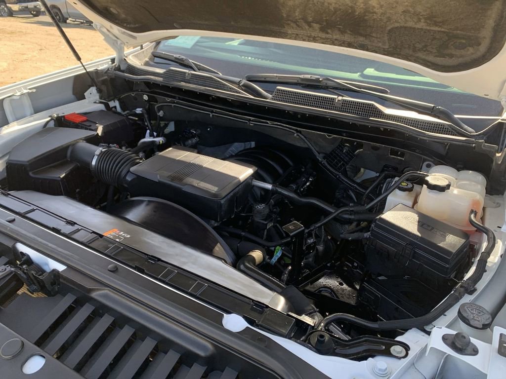 Certified 2025 Chevrolet Silverado 2500 LT w/ Convenience Package image 29