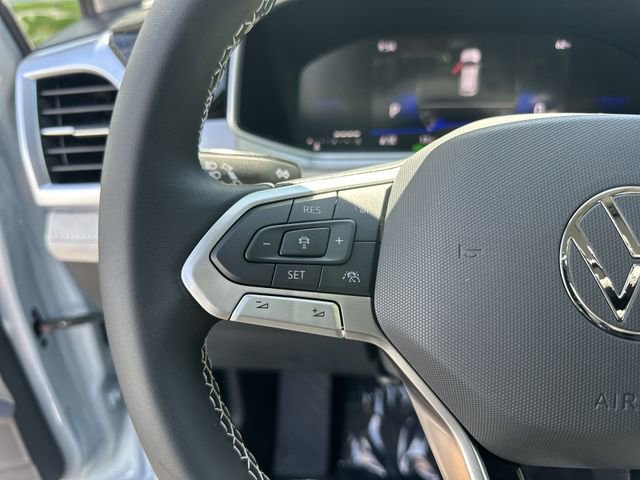 New 2026 Volkswagen Taos SE FWD image 17