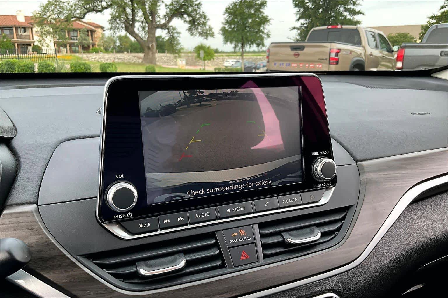 Used 2025 Nissan Altima 2.5 SV FWD image 27
