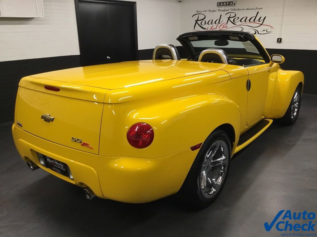 Used 2003 Chevrolet SSR w/ Preferred Equipment Group RWD image 11