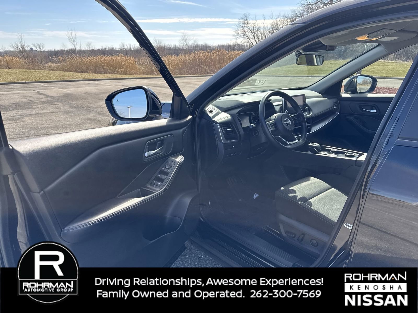 Used 2024 Nissan Rogue SV image 10