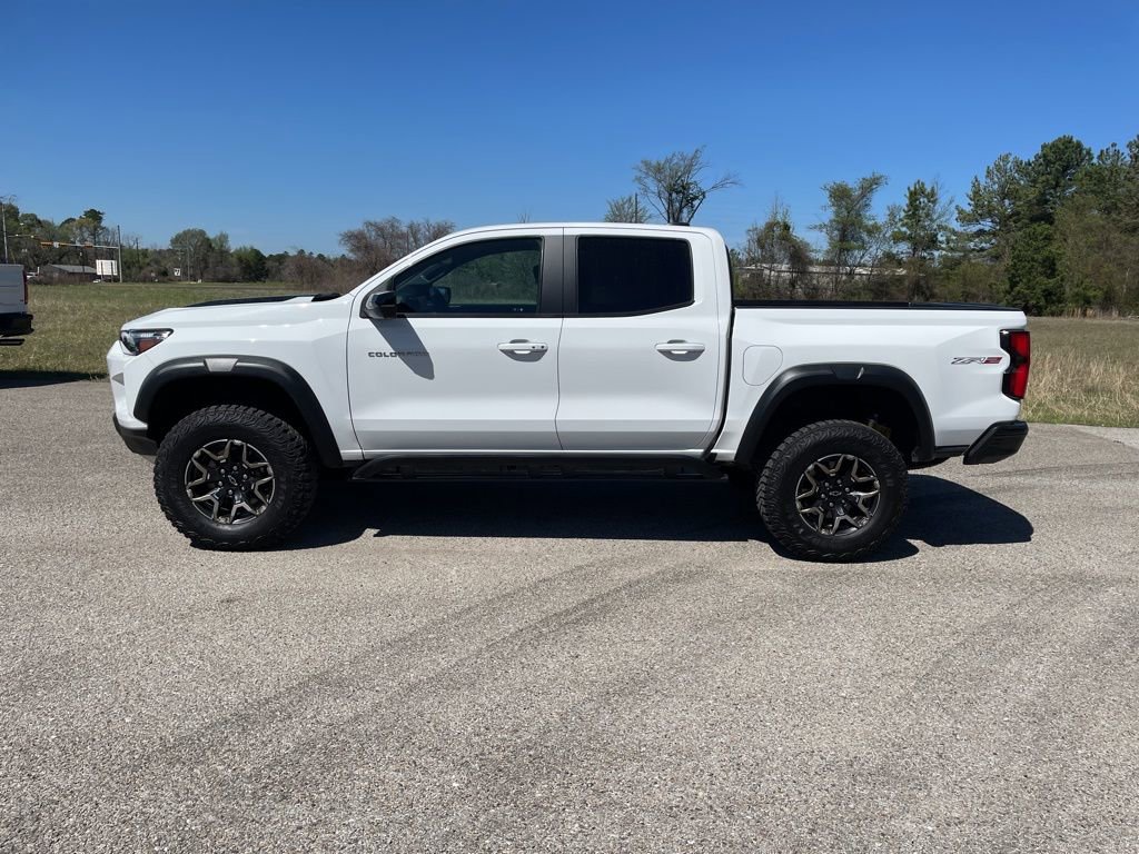 Used 2023 Chevrolet Colorado ZR2 w/ ZR2 Convenience Package III image 2