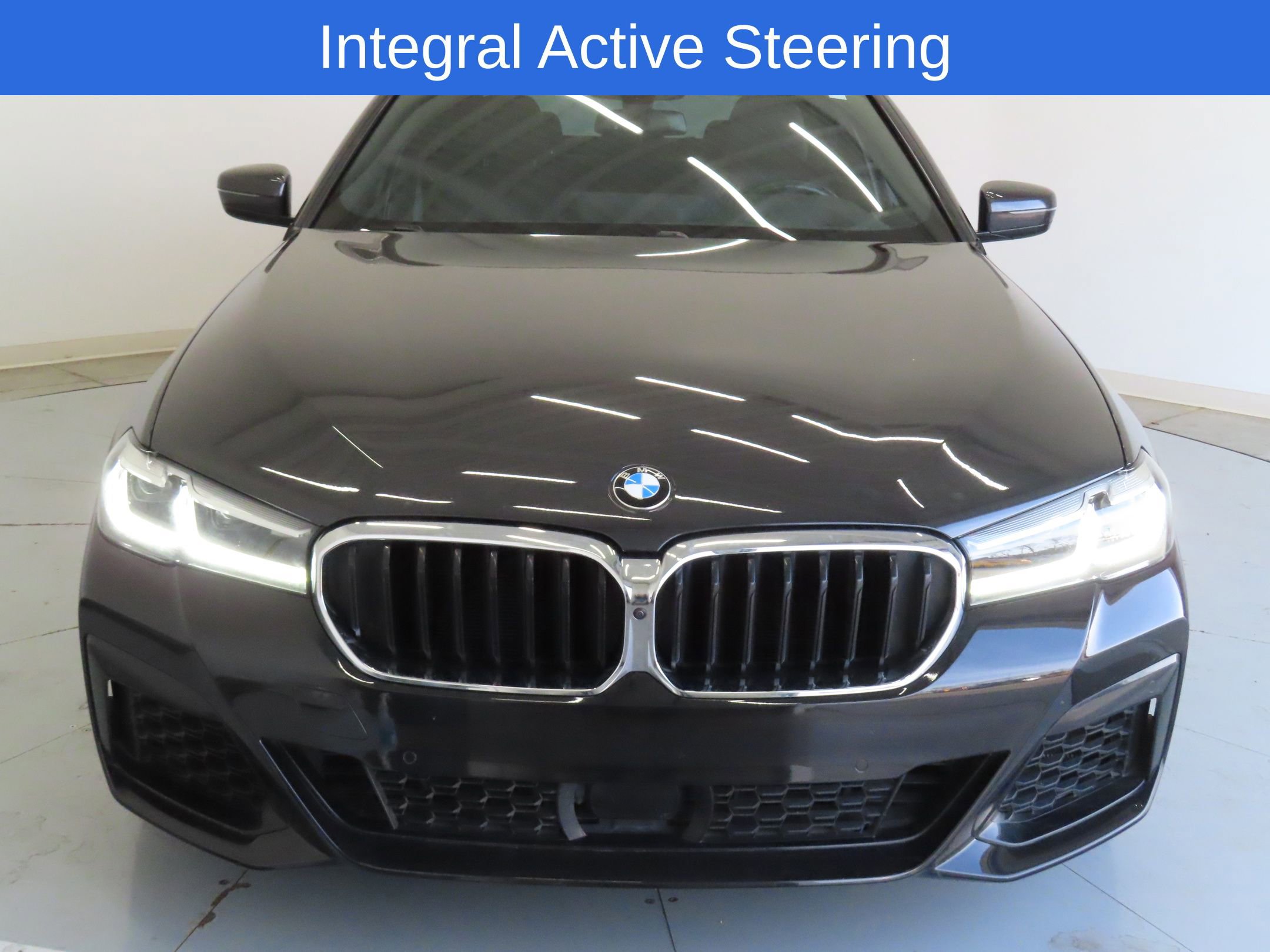 Used 2023 BMW M550i xDrive w/ Dynamic Handling Package image 10