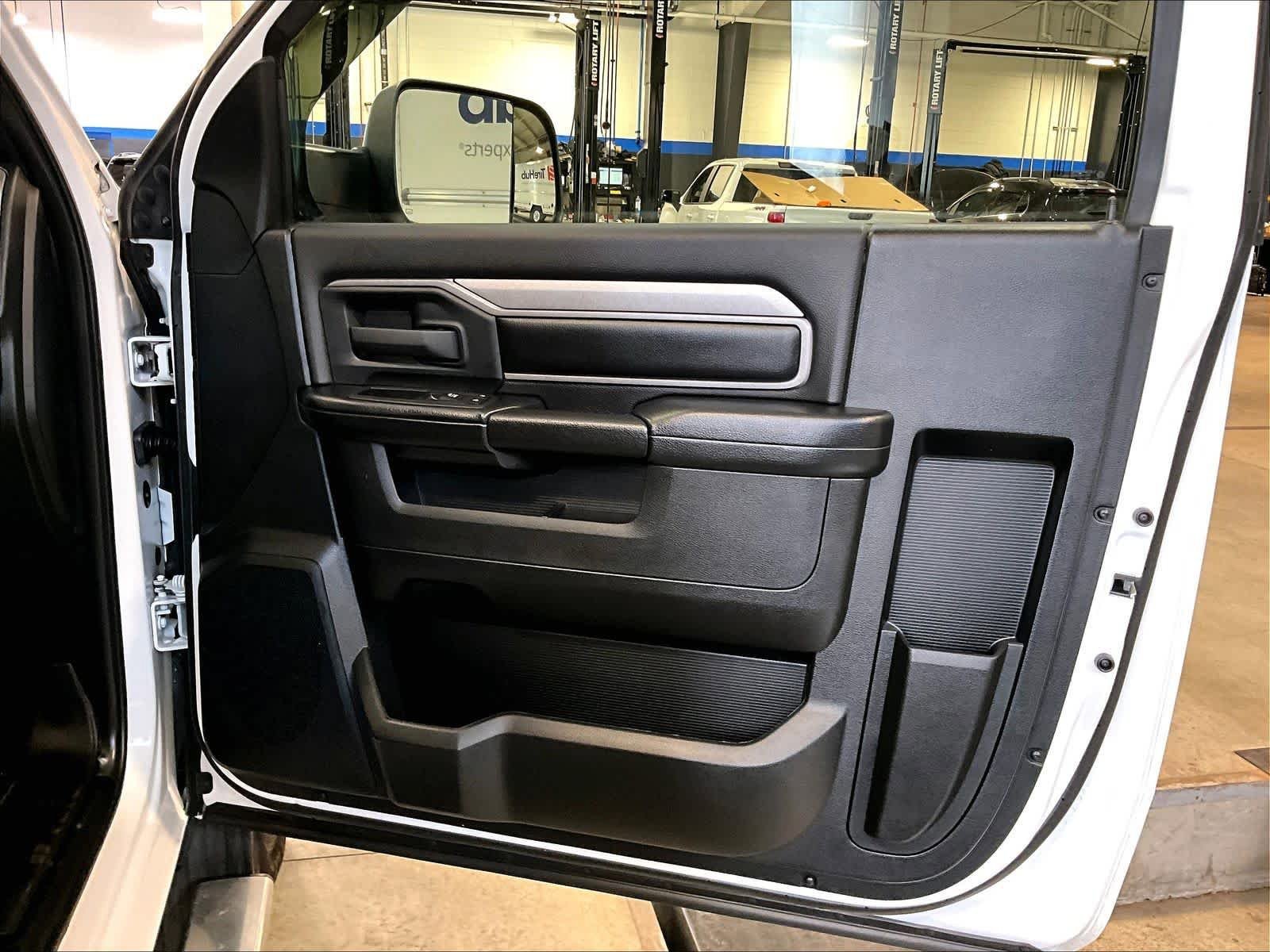 Used 2022 RAM 3500 Tradesman AWD/4WD image 12