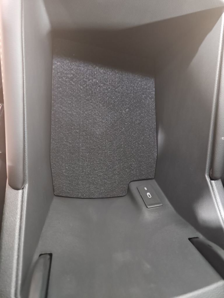 New 2026 Volkswagen Atlas Cross Sport SEL R-Line image 25