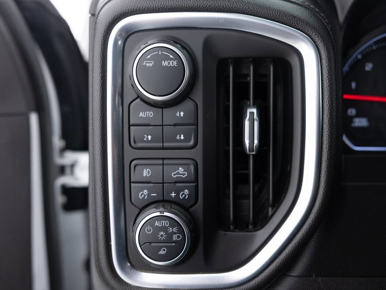 Used 2021 Chevrolet Silverado 2500 LTZ image 39