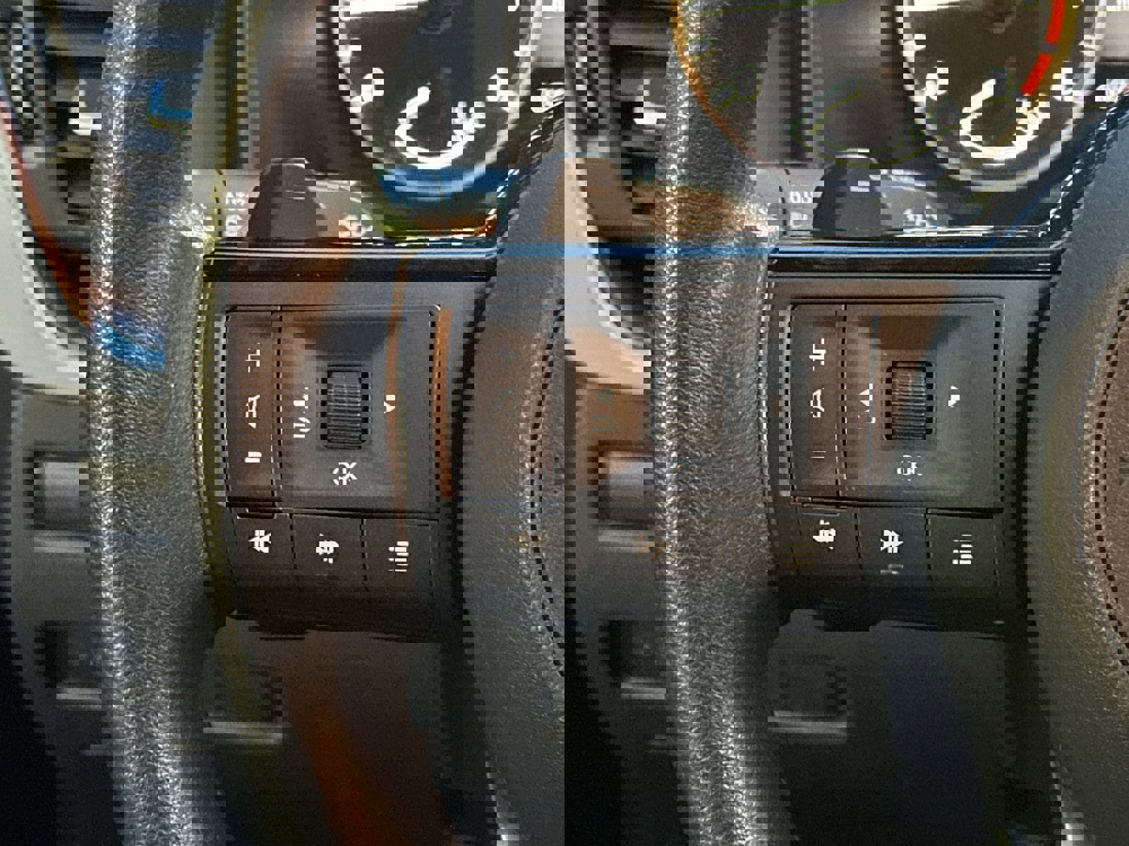 Used 2023 Nissan Rogue SV image 24