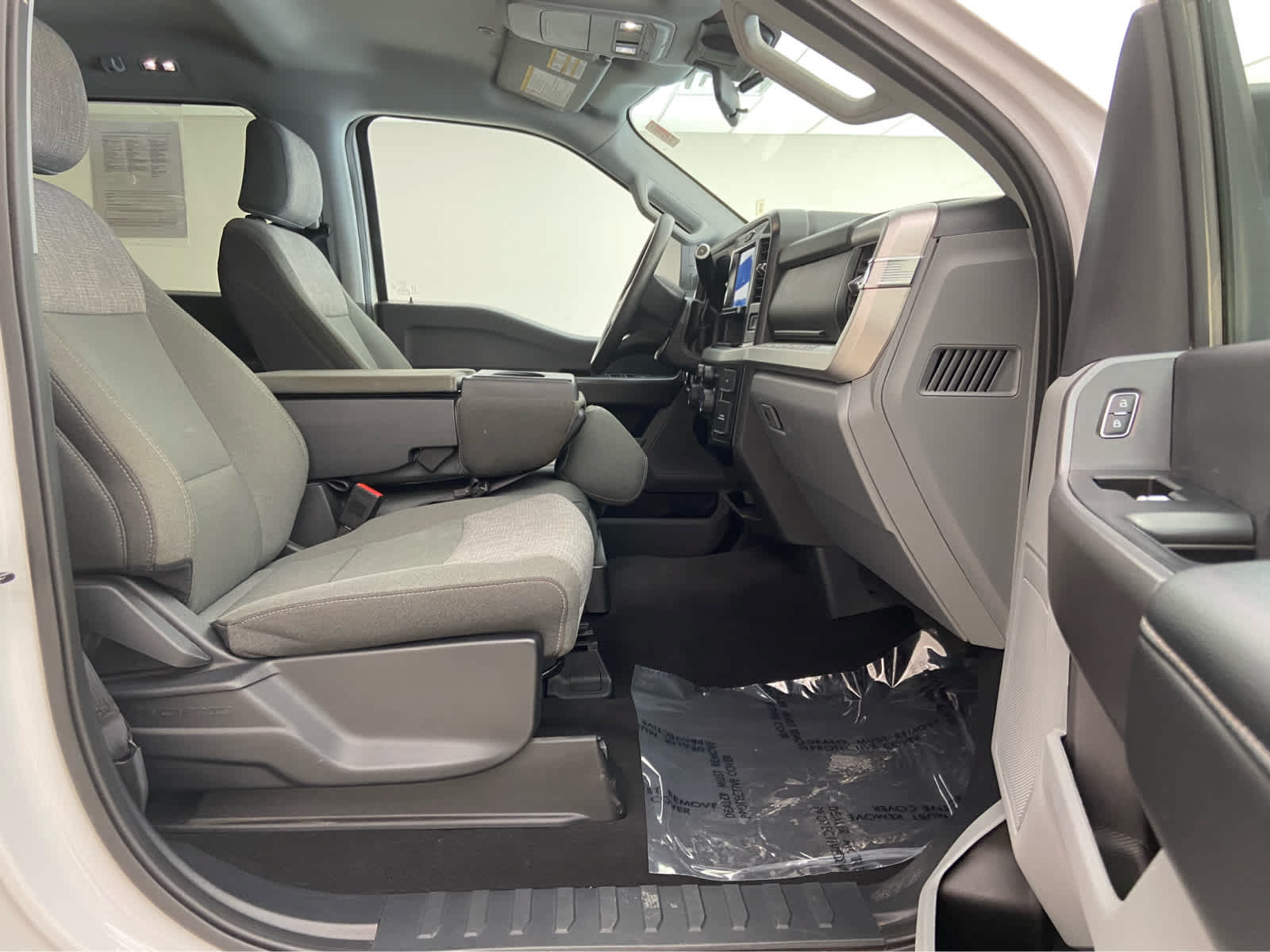 Used 2025 Ford F250 XLT AWD/4WD image 16