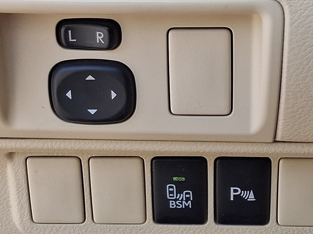 Used 2015 Lexus ES 350 w/ Luxury Package FWD image 26