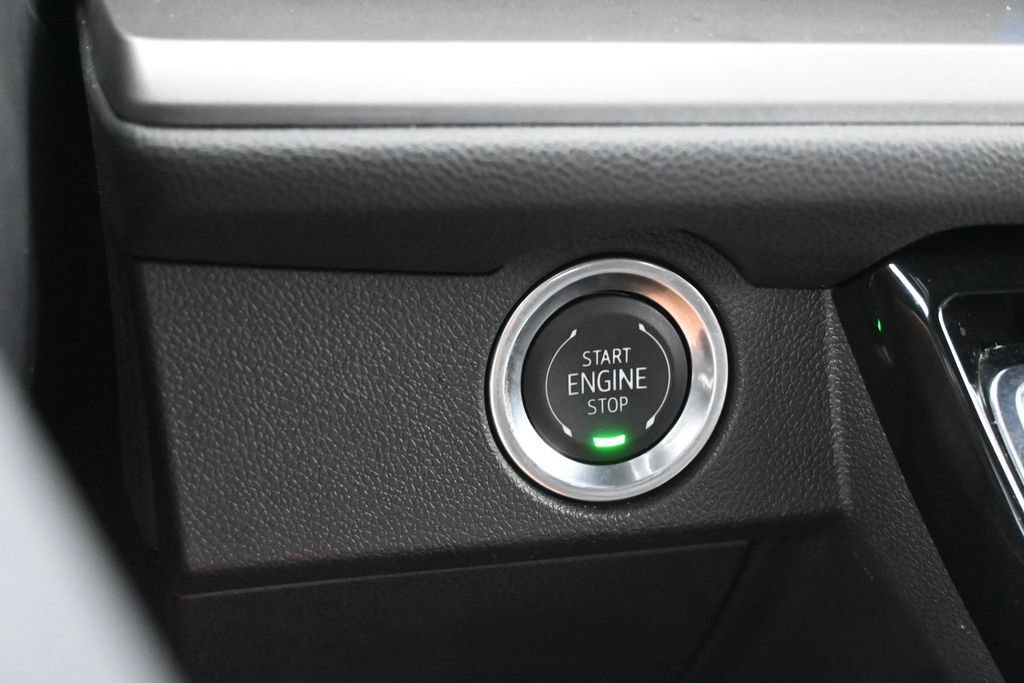 Used 2024 Chevrolet Traverse LS FWD image 34