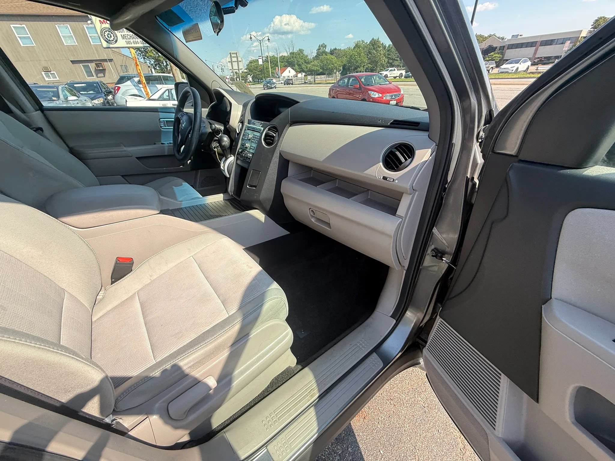 Used 2011 Honda Pilot EX image 25