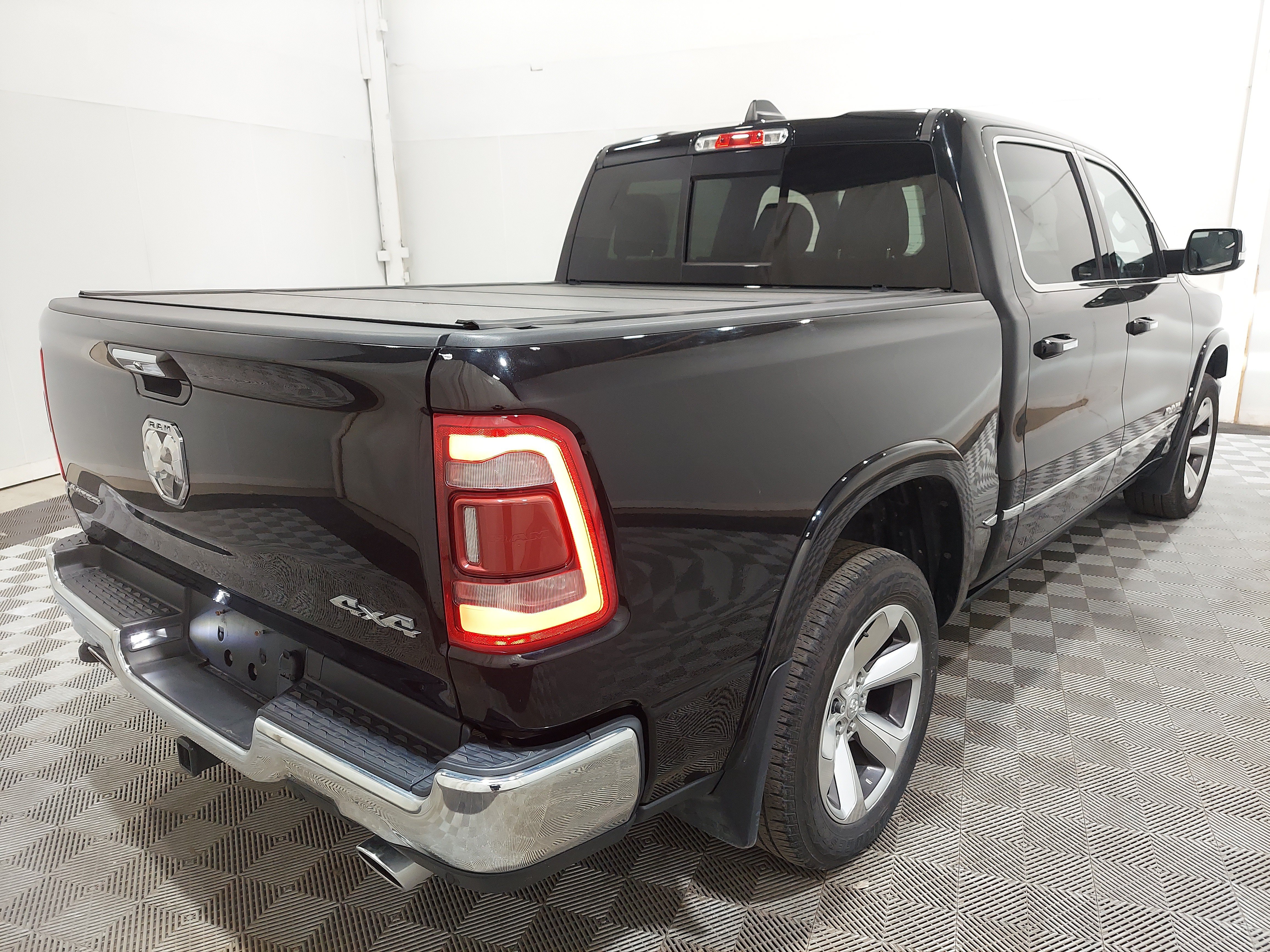Used 2022 RAM 1500 Limited w/ Bed Utility Group AWD/4WD image 3