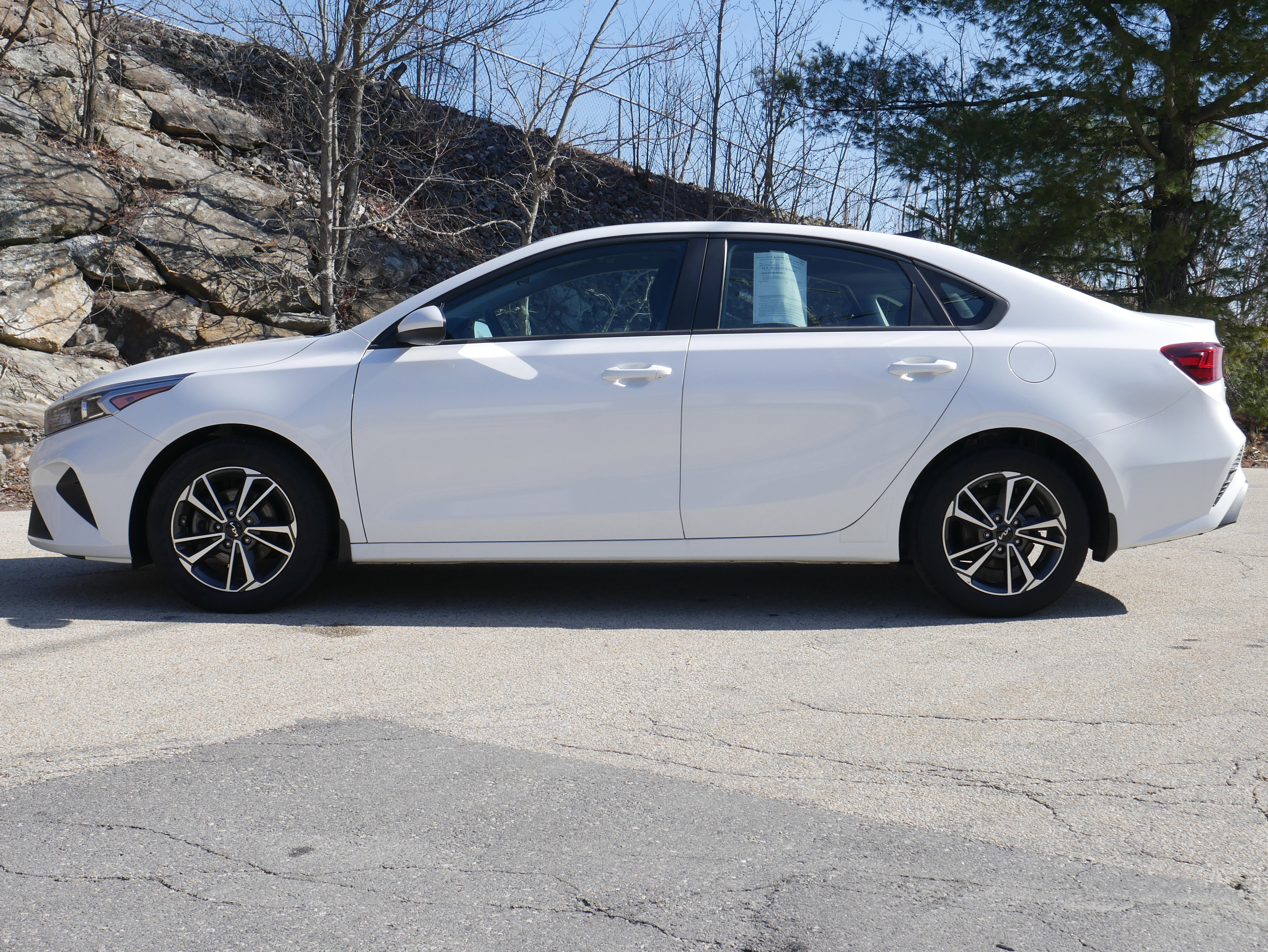 Used 2023 Kia Forte LXS FWD image 3