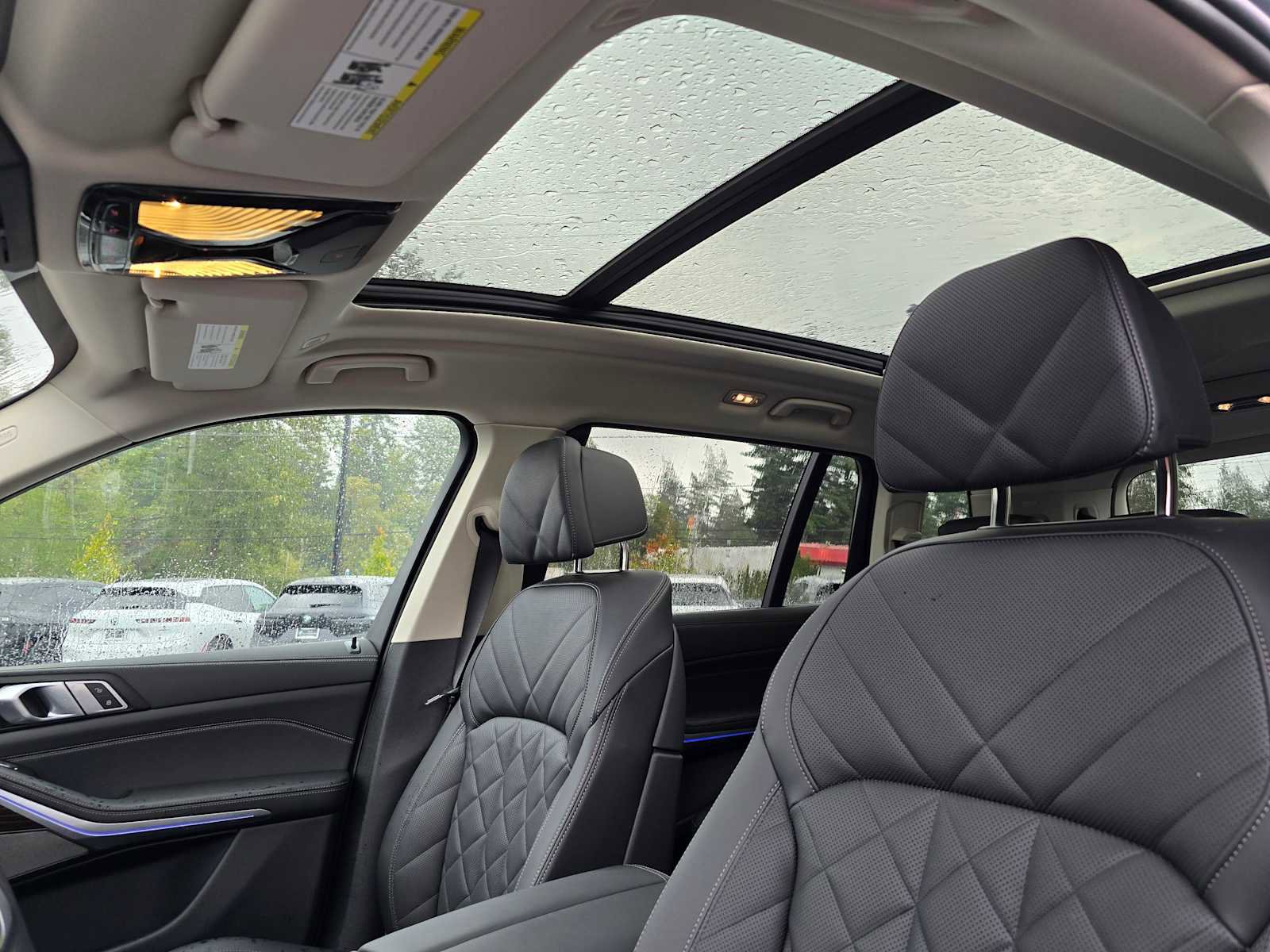 Used 2025 BMW X7 xDrive40i w/ Premium Package image 21