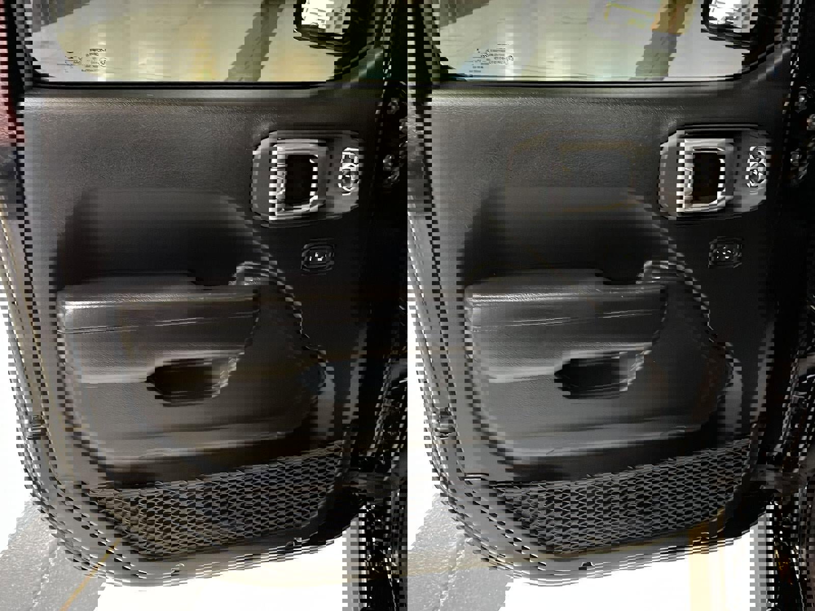 Used 2020 Jeep Wrangler Sport S image 14