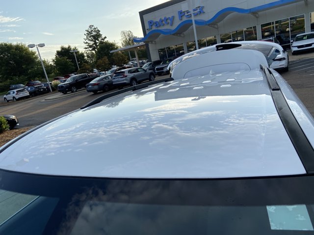 Used 2021 Chevrolet Traverse LT FWD image 28